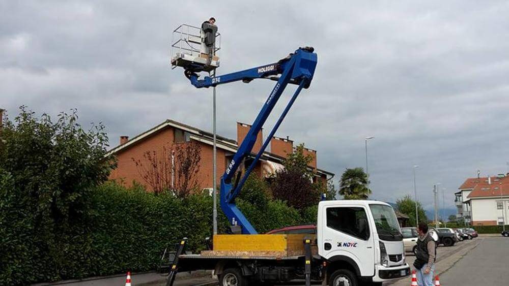Ivrea, operaio morì punto da vespa: a processo il datore di lavoro